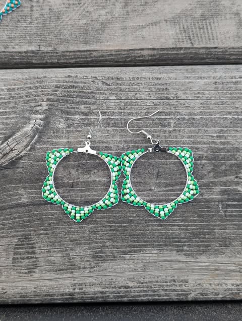 Green/White Zigzag Hoops