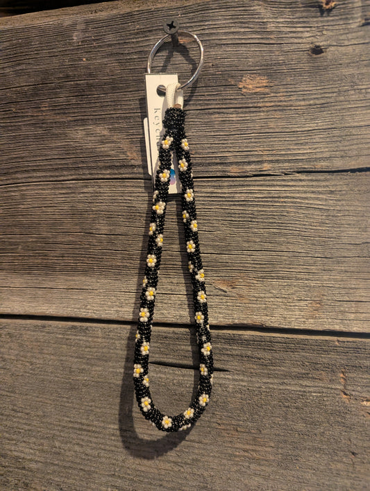 White Daisy Beaded Wristlet Keychain